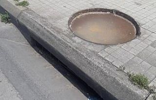 Lübnan’da ekonomik kriz derinleşiyor, rögar kapakları...