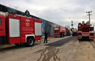 Maden kimyasalları bulunan depo alevlere teslim oldu