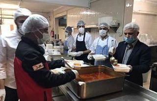 Malatya’da her gün 3 bin kişiye sıcak iftarlık
