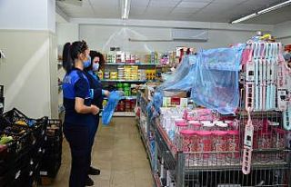 Manavgat’ta zincir market ve fırınlara denetim
