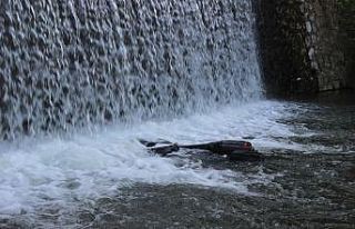 Manisa’da ATV motoru şelaleden uçtu