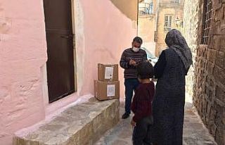 Mardin’de ihtiyaç sahiplerine gıda kolisi dağıtımına...
