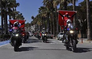 Marmaris polisinden anlamlı kortej