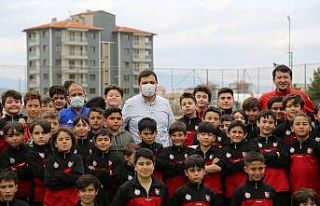 Mehmet Çakın, Uşaklı genç futbolcularla bir araya...