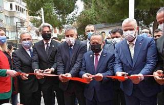 Menemen’de Türk Kızılay Attila İlhan Kan Alma...