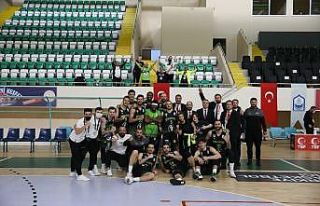 Merkezefendi Basket adım adım şampiyonluğa koşuyor