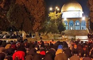 Mescid-i Aksa’da ilk teravih namazı kılındı