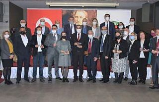 Meslekte 25 yılı doldurdular