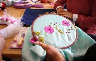 Millet evlerinde meslek sahibi oluyorlar