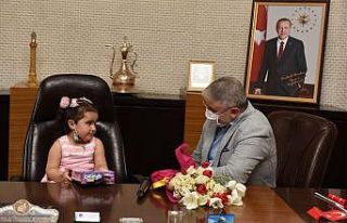 Minik Aymina belediye başkanı oldu