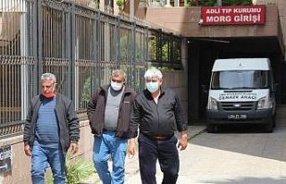 Minik Bulut, yangından korunmak için koltuğun altına...