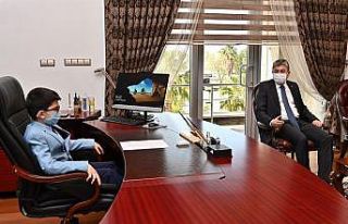 Minik Vali: "Bütün okullara kütüphane yapılmasını...