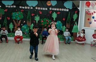 Miniklerden 23 Nisan coşkusu