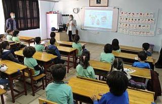 MKÜ araştırma hastanesinden okullara hijyen desteği