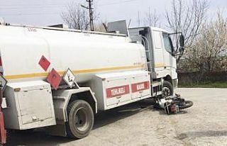 Motosiklet ile tanker çarpıştı: 1 yaralı