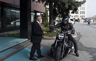 Motosiklet tutkunu Kürşat Tüzmen Başkan Büyükkılıç’ı...