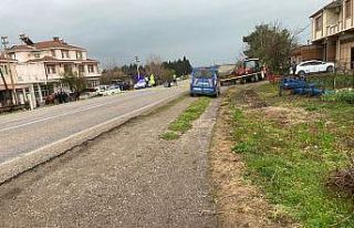 Motosikletiyle kamyonetin altında kalan genç kız...