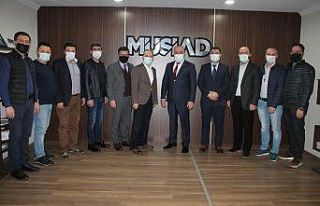 Müdürler iş adamları ile bir araya geldi