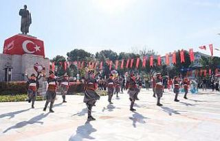 Muğla’da 23 Nisan Cumhuriyet Meydanı’nda kutlandı