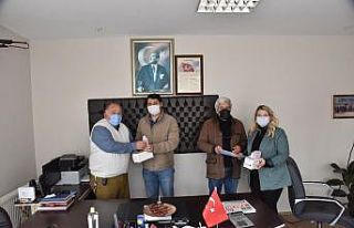 Muhtarlara konuk olup talep ve görüşlerini alıyorlar