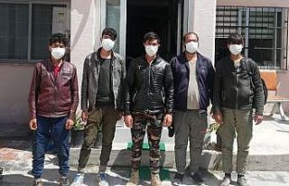 Mültecileri İstanbul diye Osmaniye’de otobüsten...