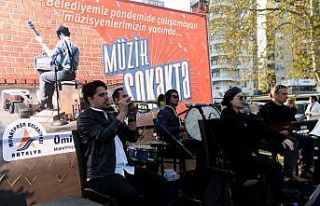 Muratpaşa müziği sokağa taşıyor