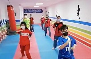 Mutlu Yüzler Projesi ile spor devam ediyor