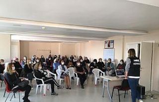 Narkotik polisinden koruyucu annelik eğitimi