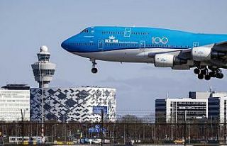 Nijerya-Hollanda seferi yapan uçağın iniş takımda...