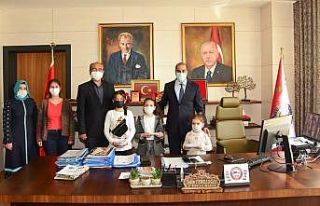 Öğrencilerden polis haftası sürprizi