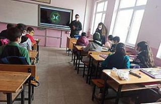Öğrencilere doğa eğitimi verildi