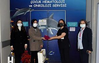 OMÜ’lü öğrenciler hasta çocuklar için patik...