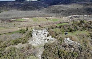 Ormanların içinde 2 bin yıldır ayakta kalan kale...