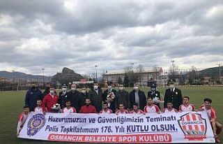 Osmancık polise pankartlı kutlama