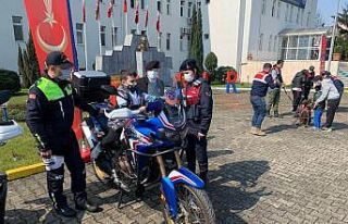 Otizmli çocuklara jandarma ve polis şefkati