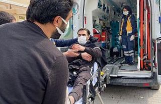 Otomobil ile çarpışan motosikletin sürücüsü...