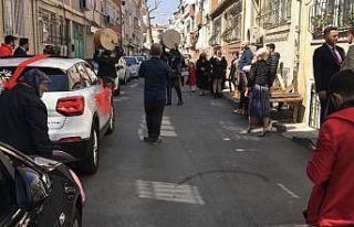 (ÖZEL) Fatih’te gelin alma töreninde korona virüs...
