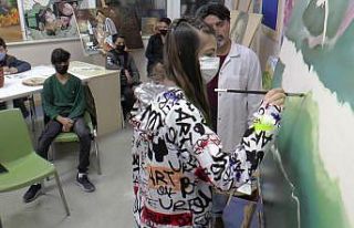 (Özel) Hayallerinde yaşattıkları ülkelerini çizecekler