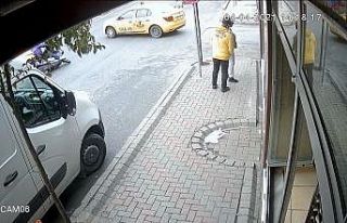 (Özel) İstanbul’da feci kaza: Motosikletli taksinin...