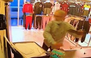 (ÖZEL) Mağazaya giren hırsız, kasasının yanındaki...