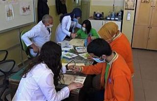 Özel öğrenciler yeteneklerini yakma resim tekniğiyle...