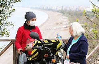 (Özel) Pandemide mahallelinin hediye ettiği bisiklet...