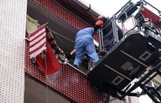 (Özel) Yangında mahsur kalan 3 kadını itfaiye...