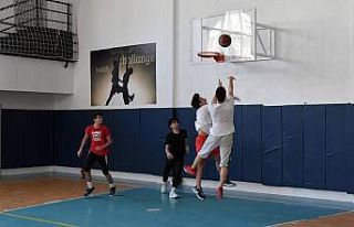 Pandemiye rağmen basketboldan vazgeçmediler