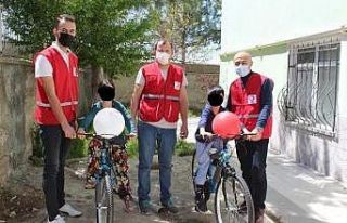 Polatlı Kızılay yetim ve hasta çocukların yüzünü...