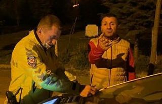 Polisi görünce böyle kaçtılar