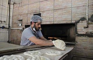 Ramazan pidesinin gramajı düştü fiyatı aynı...