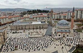 Ramazan’ın ilk cuma namazında camilerde güzel...