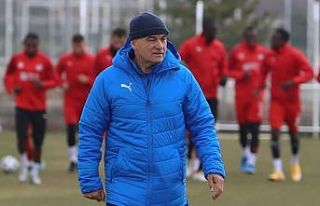 Rıza Çalımbay’dan Ali Koç’a geçmiş olsun...