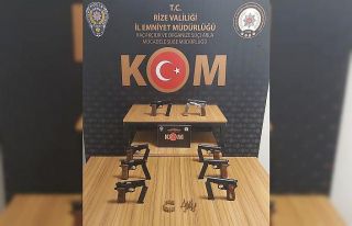 Rize’de otomobilin gizli bölmesinden ruhsatsız...